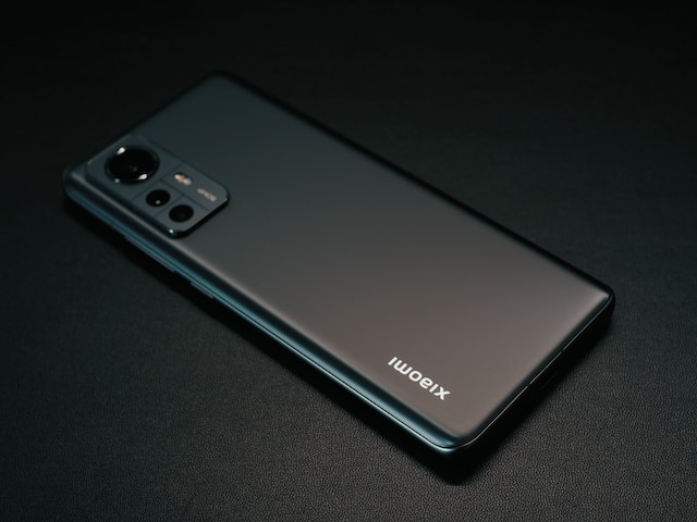 Handphone Xiaomi.| Unsplash.com
